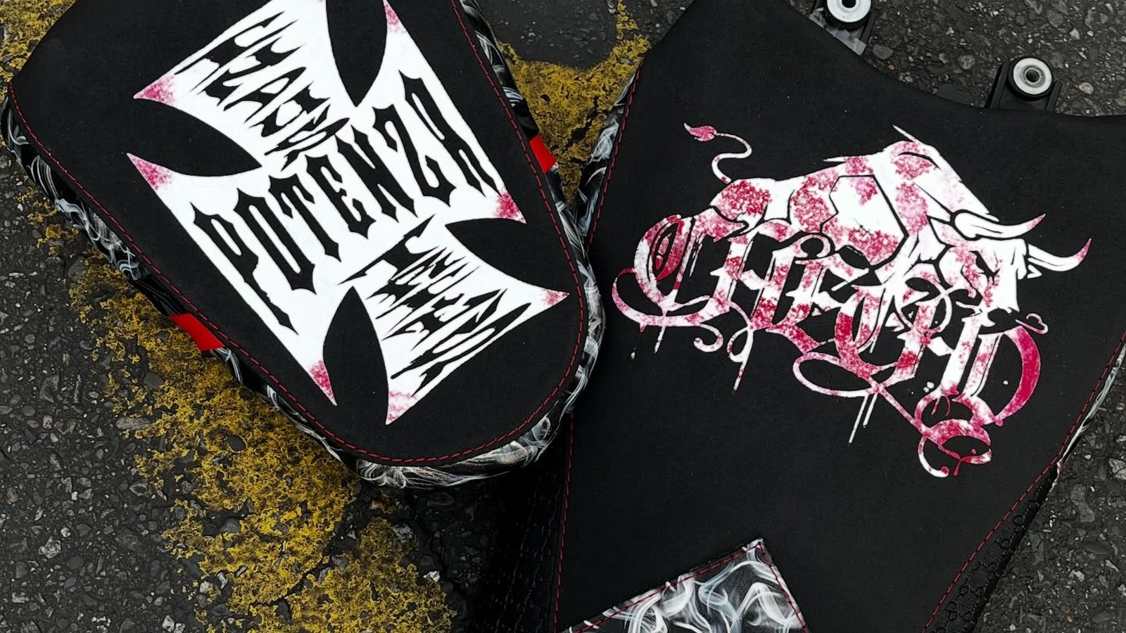 Diseño gráfico personalizado aplicado en tapizado de moto